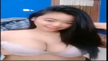 Live Show Cewek Cantik Goyang Basah